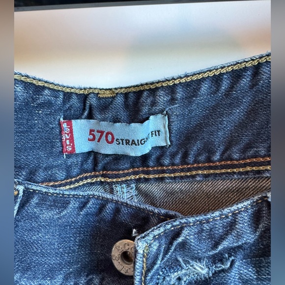Levi's 570 Straight Leg Women's Jeans - Picture 5 of 6